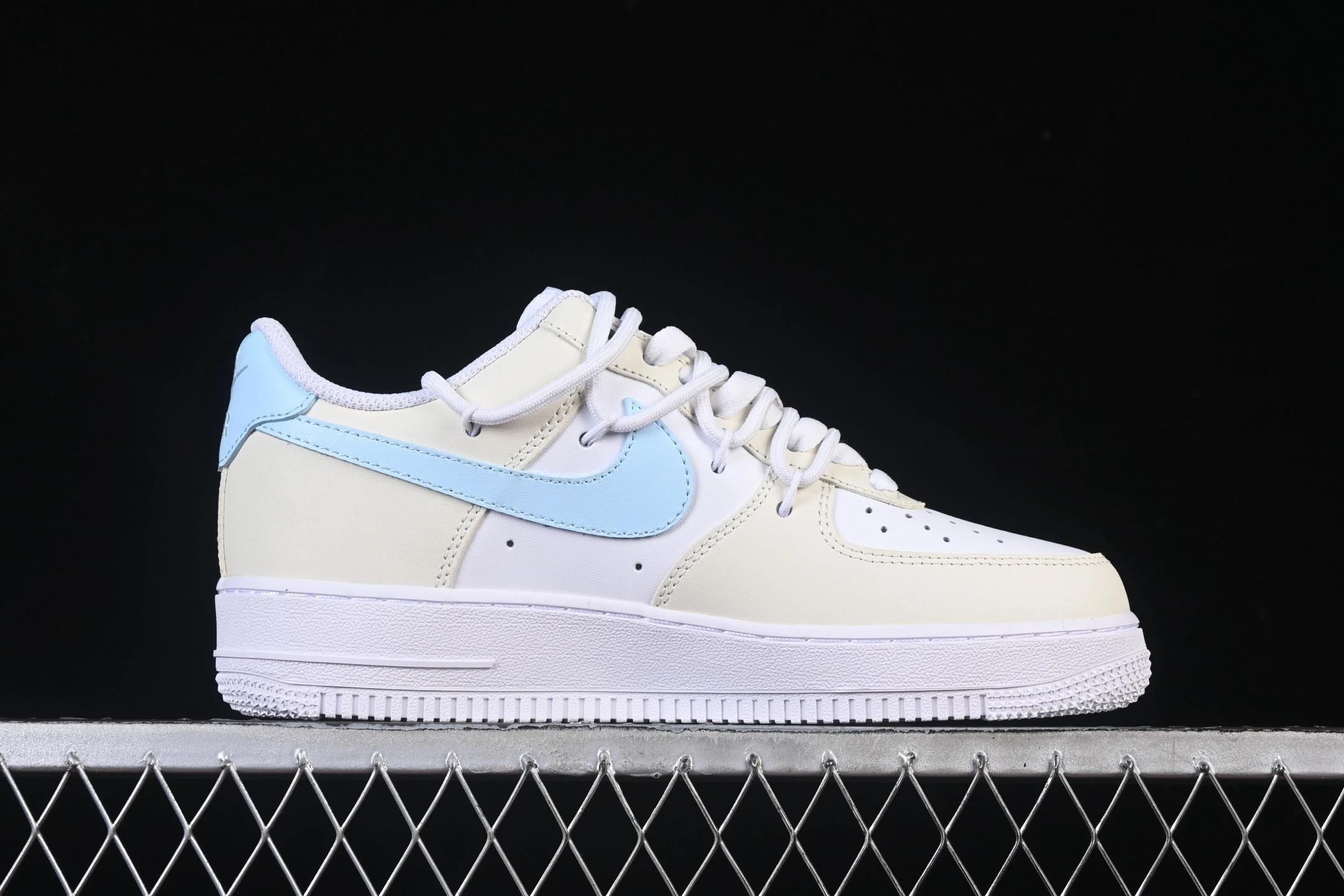 Nike Air Force 1'07 Low Stone