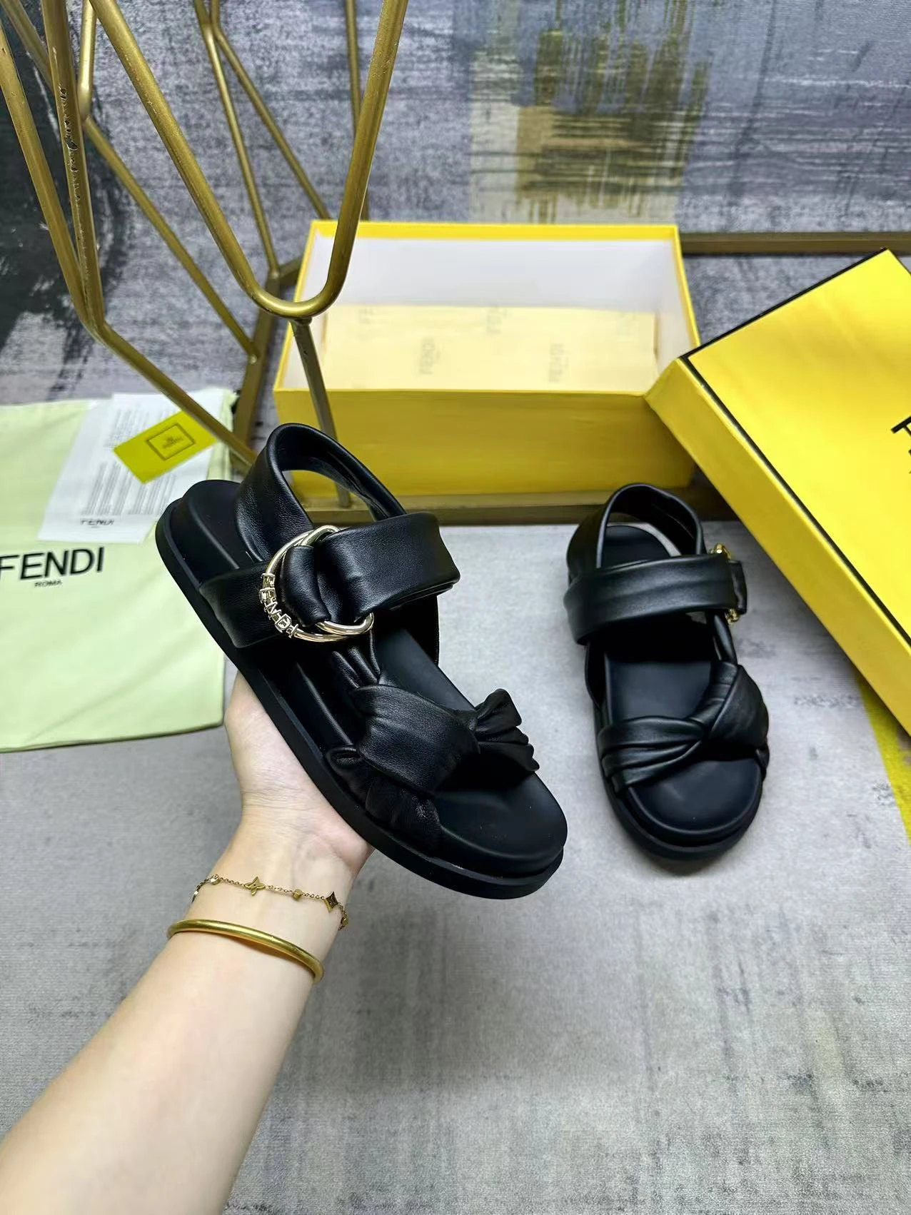FENDI440 latest padded double-strap flat sandals