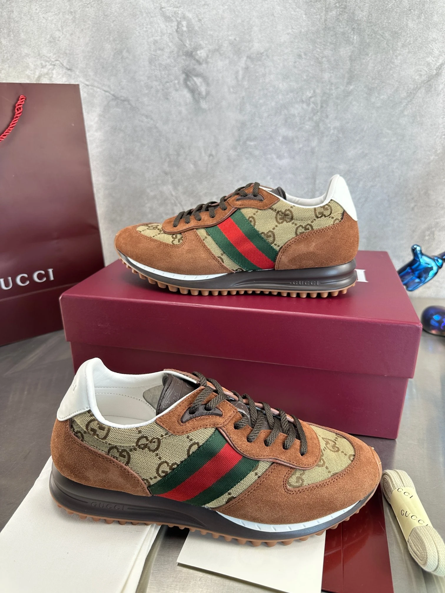 Gucci's top-of-the-line Re-Motion series thick-soled casual sneakers