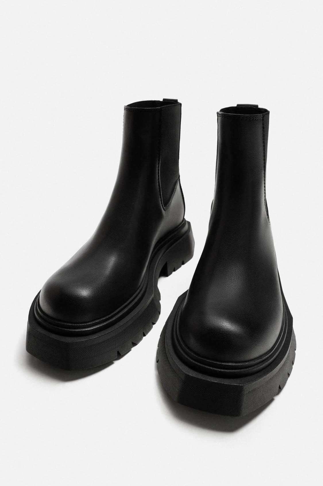 CHUNKY CHELSEA BOOTS